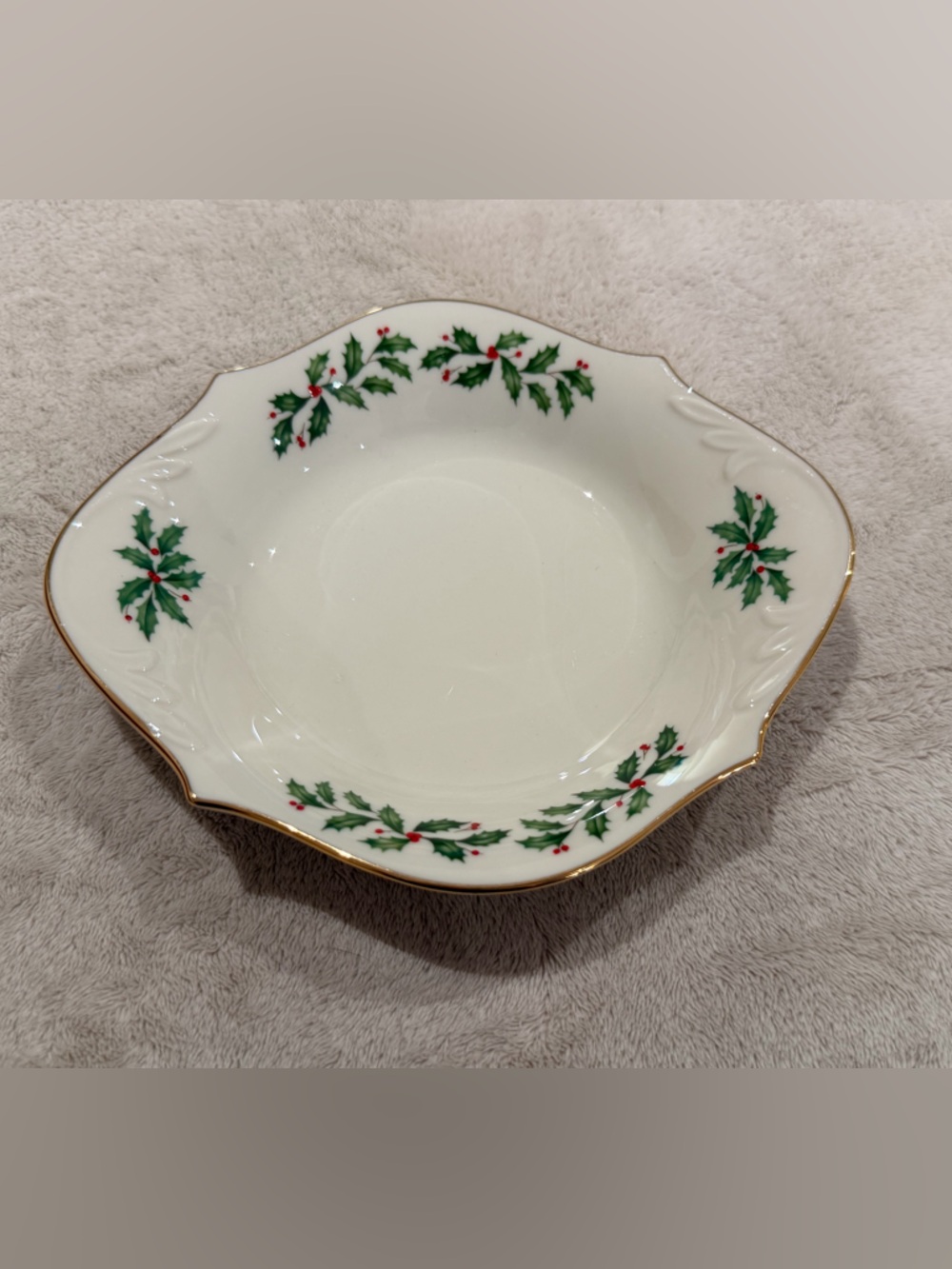 Lenox Holiday Holly Ceramic  Bowls with Gold Trim